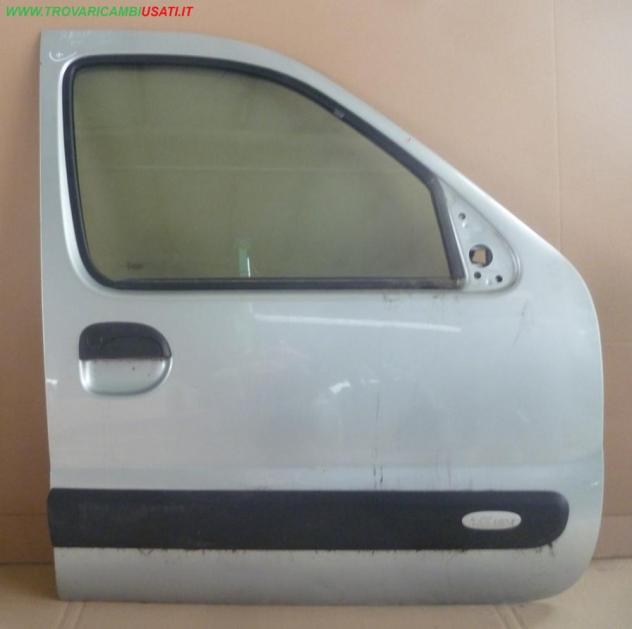 PORTA ANT.D. ARGENTO C/ALZ. (1 B.ll) ANG SUP RETT.  Carrozzeria  Lamierati esterni  Porte  Porta ant. dx. RENAULT - KANGOO - 01-04-2003 - 01-02-2008,