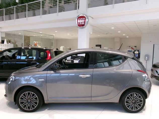 Lancia Ypsilon Ypsilon 1.0 FireFly 5 porte S&S Hybrid Ecochic Gold - Foto 2