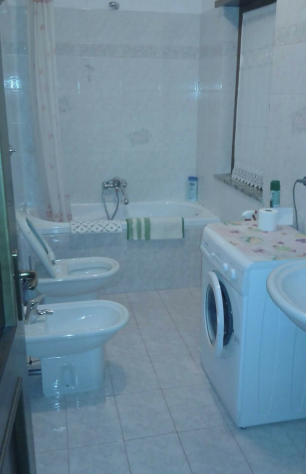 BILOCALE IN CORSO SAN MARTINO : 450 EURO