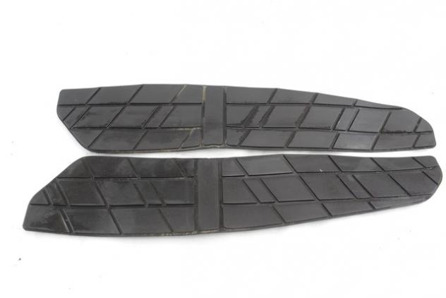 TAPPETINI ANTERIORI PEDANA SUZUKI BURGMAN AN 400 1999 - 2000 48211-14F00 48221-14F00 FOOTBOARD FRONT MATS