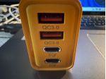 Caricabatterie con 2 prese USB A e 2 prese USB C