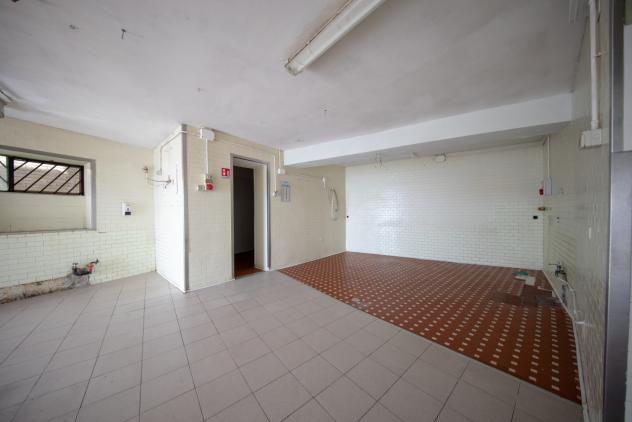 Oltre 3 vetrine in vendita a Nemi - Foto 13
