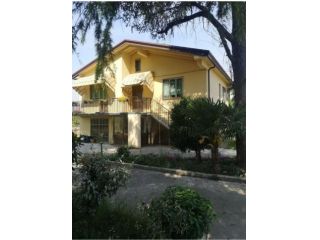 casa singola con giardino a 1 km dall'aeroporto Marco Polo di Venezia