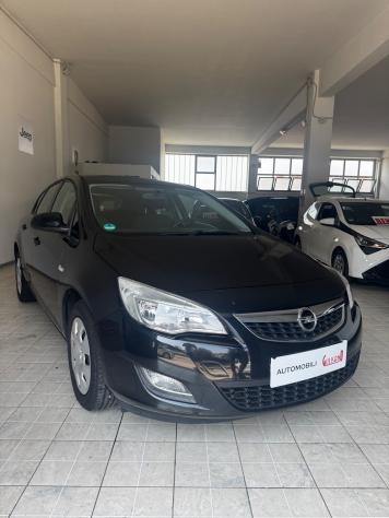Opel Astra 1.4 100CV 5 porte Cosmo