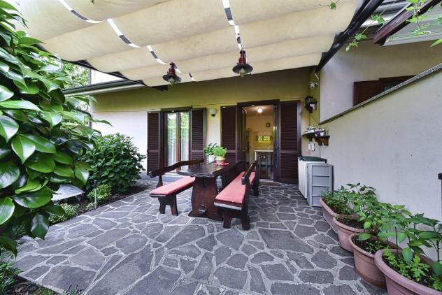 BERNAREGGIO - villa a schiera di testa con ampio giardino privato - Foto 17