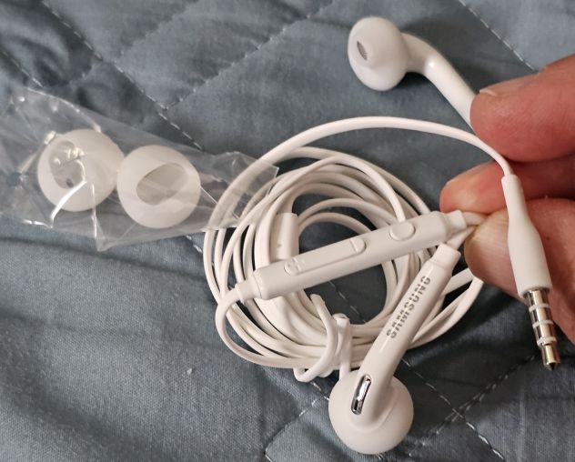 Samsung auricolari stereo a filo con pulsanti di controllo, con presa mini jack - Foto 8