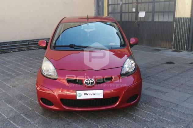 Toyota Aygo Aygo 1.0 12V VVT-i 5 porte Now Red Edition - Foto 2