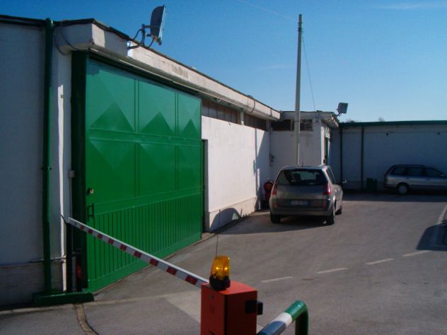 POSTO AUTO E FURGONI CON ACCESSO 24 ORE SU 24 E CON CUSTODIA E VIGILANZA ARMATA - Foto 4