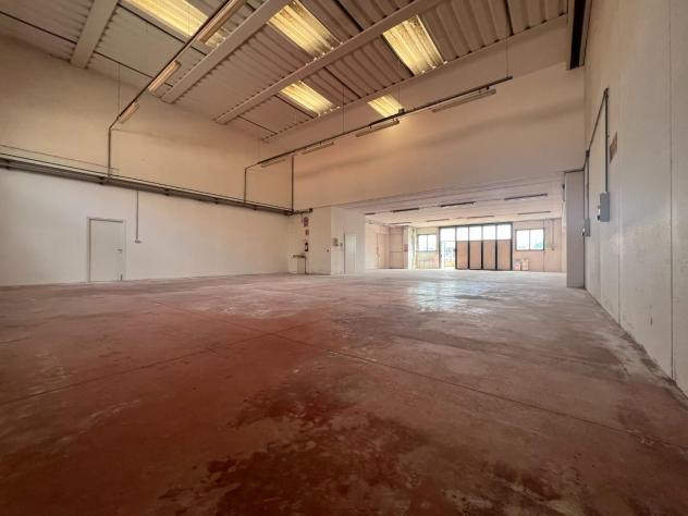 Magazzino in affitto a Cascina 320 mq Rif: 1267750