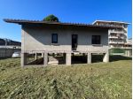VILLA SINGOLA CON GIARDINO PRIVATO