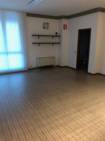 Immobile di 220 m² con più di 5 locali in affitto a Carpi