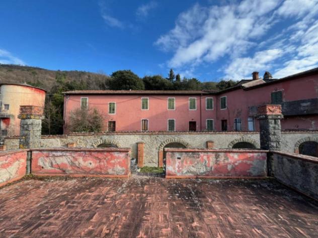 Immobile in asta di 783 m² con più di 5 locali e box auto in vendita a Montale - Foto 4