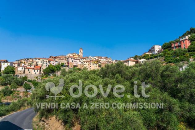 Appartamento di 75 m² con 4 locali e box auto in vendita a Pietrabruna