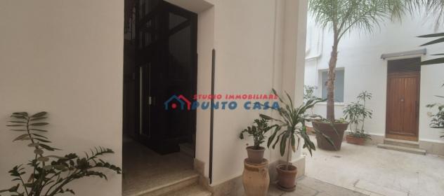 CENTRO STORICO – Zona porto – Appartamento al 1°p. – 75mq, ampio bilocale. Buone condizioni. Euro 100 mila CL GI