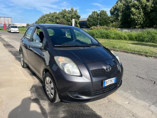 Toyota Yaris 1.0 5 porte - Foto 2