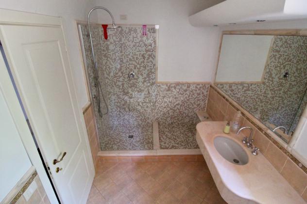 VILLA di 15 vani e di 300 mq (PIETRASANTA - Pietrasanta) rif. 046 - Foto 8