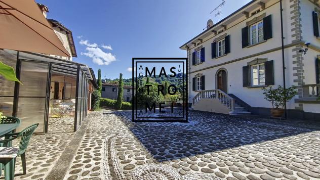 VILLA di 15 vani e di 800 mq (BAGNI DI LUCCA) rif. 3468