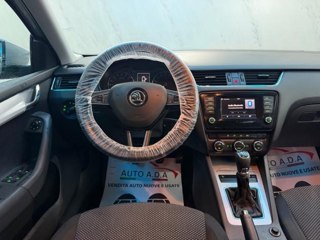 Skoda Octavia 1.6 TDI CR 105 CV Elegance - Foto 6