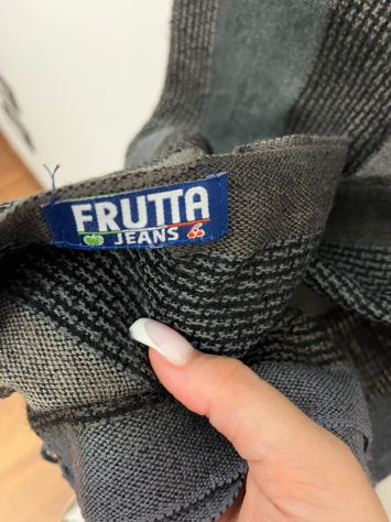 Sciarpa Frutta Jeans - Dimensioni 176 x 64 cm - Grigio e Nero - Come Nuovo - Foto 3