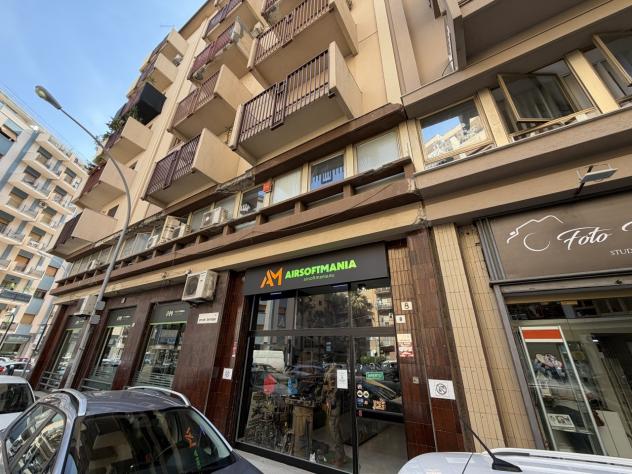 1 Vetrina in affitto a Palermo
