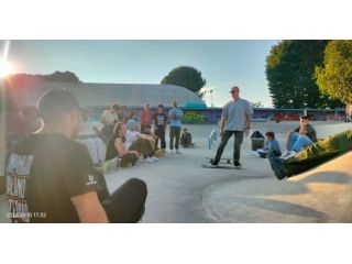 Corsi skateboarding per tutte l eta'.