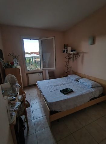 Da maggio libera ampia singola per ragazza zona ospedale