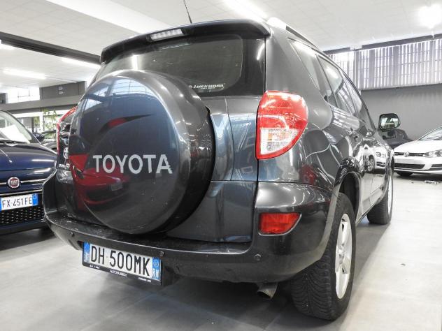 TOYOTA - RAV4 - 2.2 D-4D 136CV Sol - Foto 5