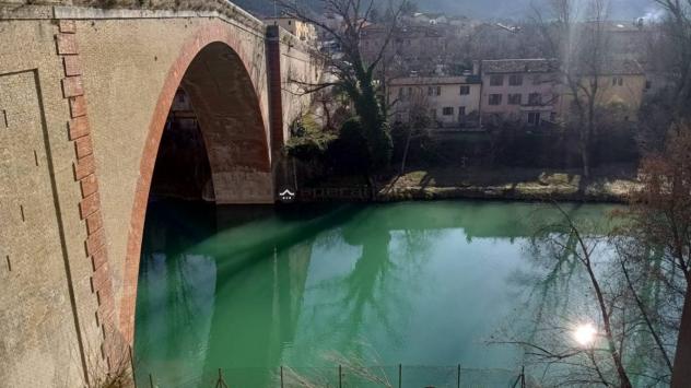 Fossombrone, adiacente al centro storico facilmente accessibile sia con le macchine che a piedi proponiamo in vendita immobile di circa 90 mq con vist - Foto 7