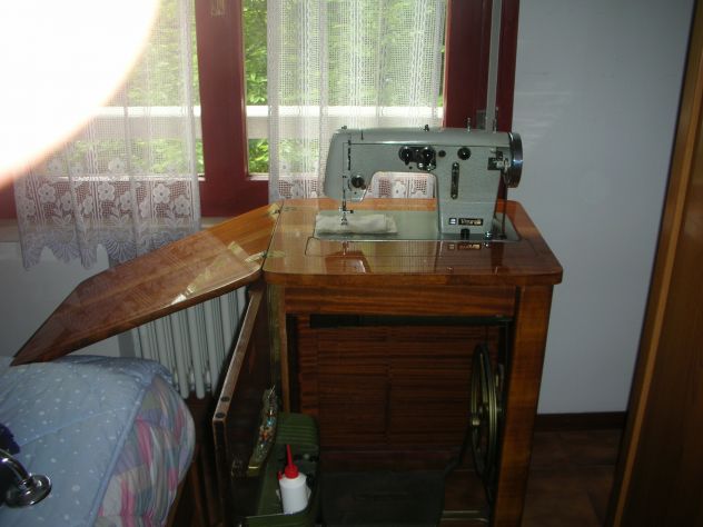 MACCHINA DA CUCIRE - Foto 2