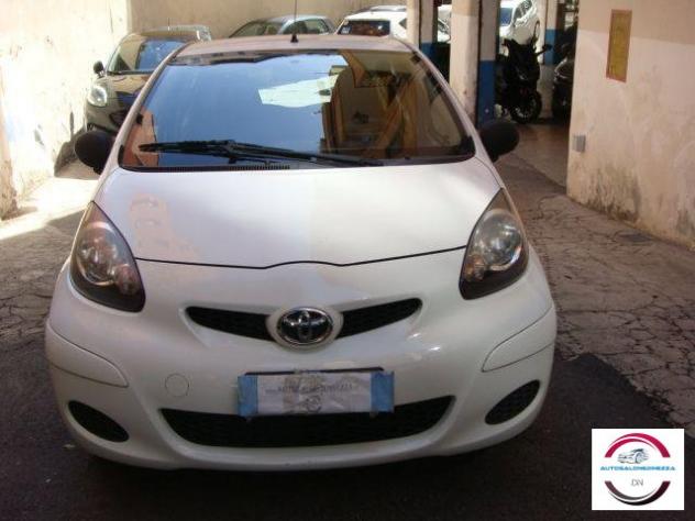 TOYOTA - Aygo - 12V VVT-i 5 porte Now Connect - Foto 3