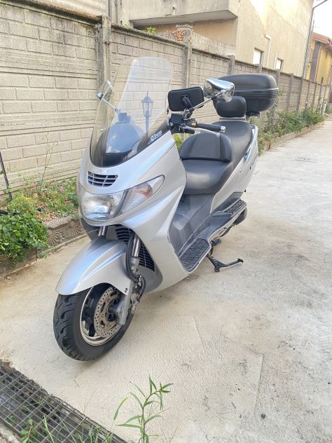 VENDO SUZUKI BURGMAN 400 ANNO 2001