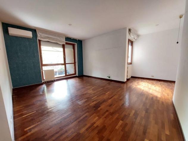 MONZA PARCO - Ottimo quadrilocale affacciato nel verde con cantina e box doppio - Foto 4