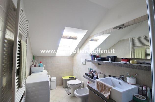 Appartamento mansardato di tre locali oltre servizi - Foto 8
