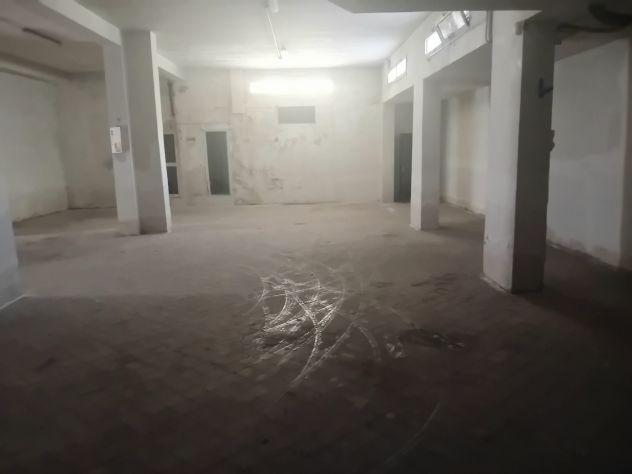 LOCALE DEPOSiTO 250 Mq- CASALNUOVO CENTRO