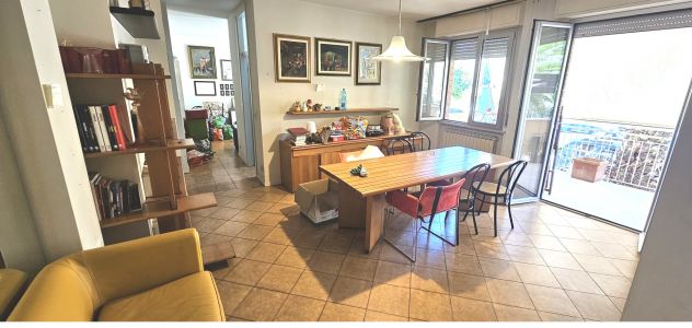 Riccione fontanelle appartamento 3 camere 2 bagni garage