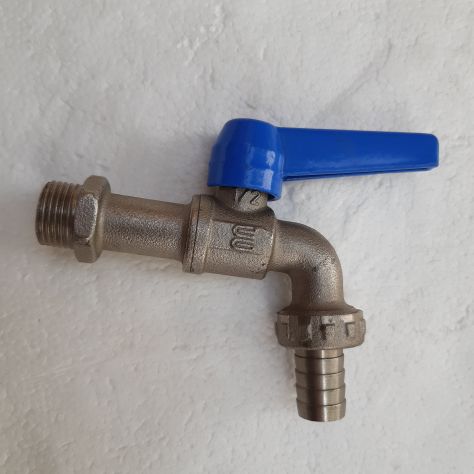 Un rubinetto e due tubi flessibili per acqua, nuovi - Foto 3
