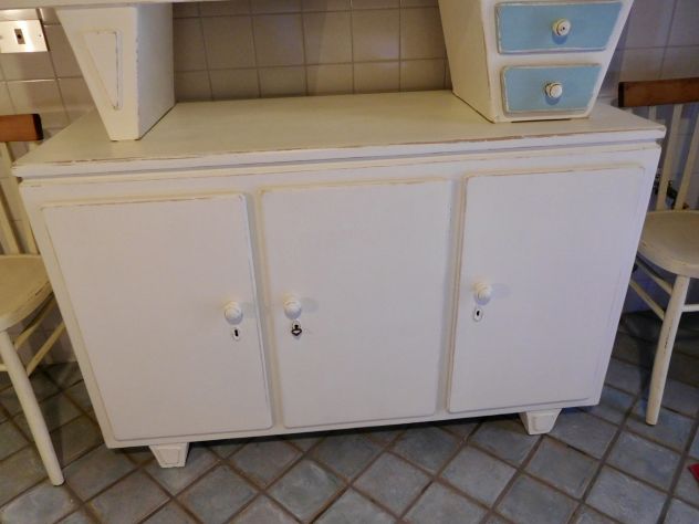Credenza + Tavolo + 4 sedie anni '50 restaurati e decorati a mano - Foto 7