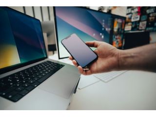 Lezioni informatica e uso smartphone per anziani
