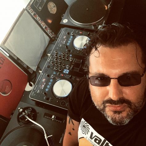 DJ/TECNICO PER EVENTI MUSICALI SERALI IN RESORT E VILLAGGI ITALIA