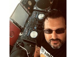 DJ/TECNICO PER EVENTI MUSICALI SERALI IN RESORT E VILLAGGI ITALIA