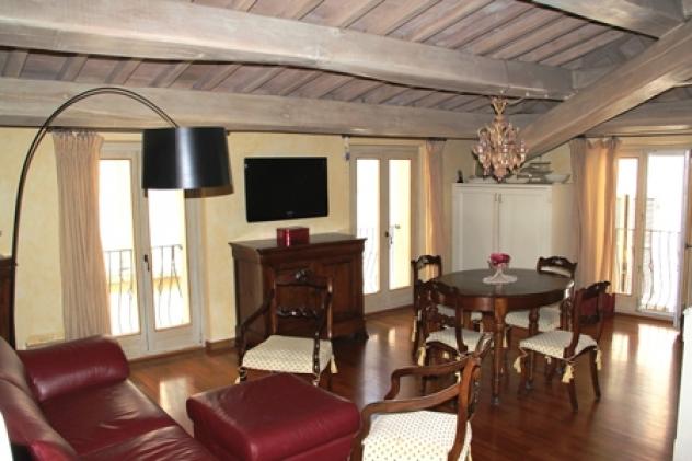 Orvieto centro - Appartamento perfettamente ristrutturato con balcone in vendita in posizione centralissima