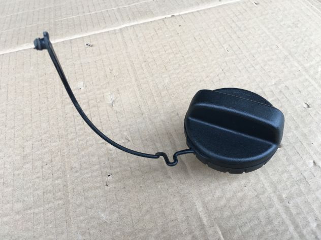 Tappo Serbatoio Gasolio / Combustibile Toyota YARIS D4D anno 2010