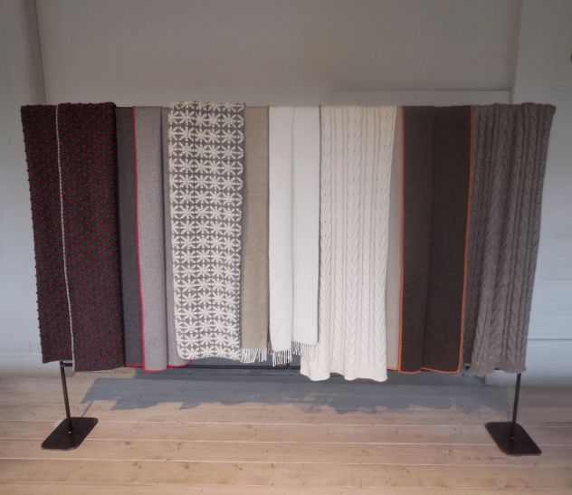 caldo PLAID,coperta con cuscino abbinato design,idea regalo B&B maxalto,flexform