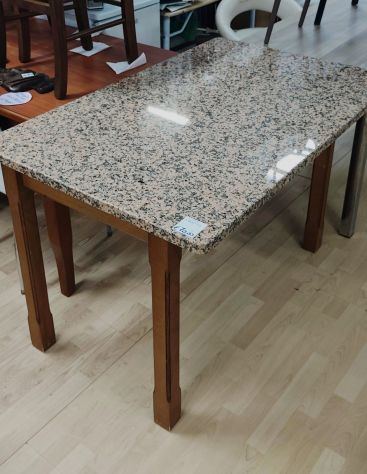 Tavolo con Piano in Marmo – 25231