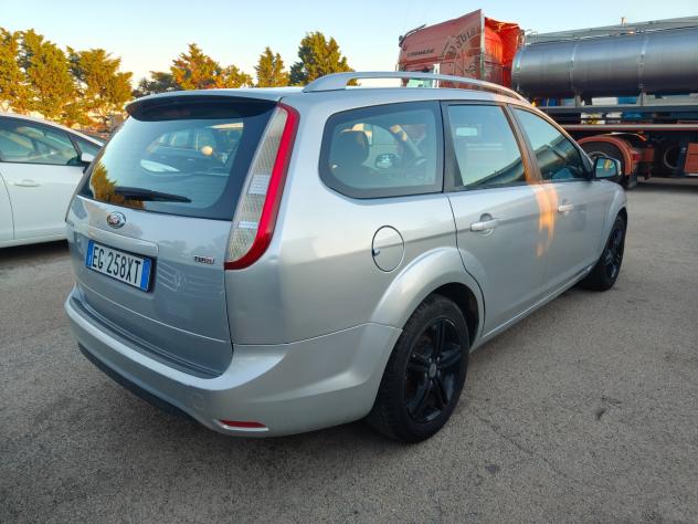 Ford Focus 1.6 TDCi (110CV) SW - Foto 5