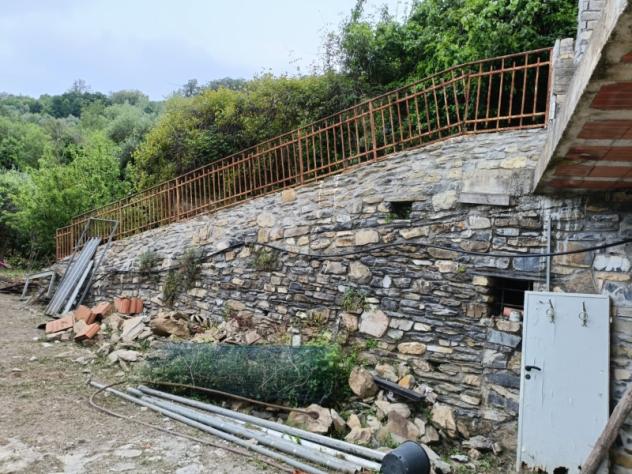 VENDESI A CASE MOLINE, FRAZIONE DI LUCINASCO, CASA DA RISTRUTTURARE CON TERRENO - Foto 8