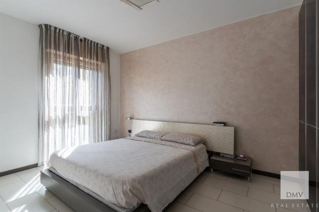4 LOCALI CON DOPPI SERVIZI, BOX E CANTINA - Foto 13
