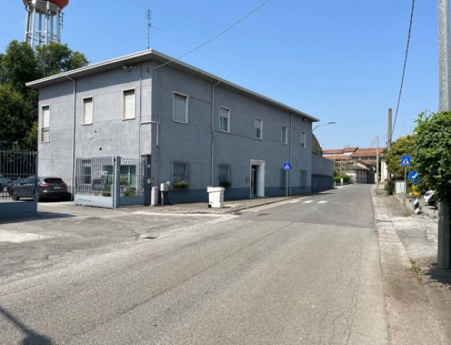 Immobile di 330 m² con più di 5 locali in affitto a Rezzato - Foto 2