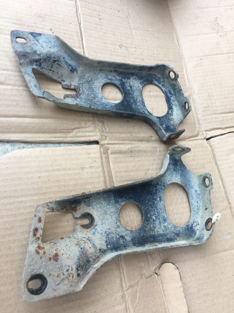 Coppia Staffe fissaggio Paraurti Anteriore Nissan KING CAB D21 - Foto 3