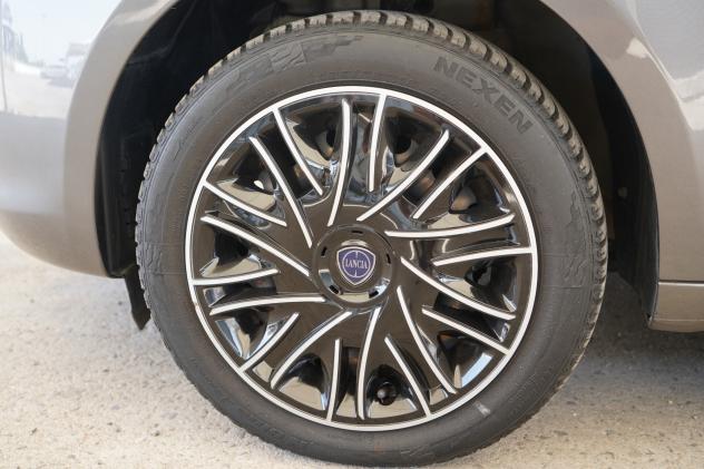 Lancia Ypsilon 1.2 69 CV GPL Gold - Foto 6